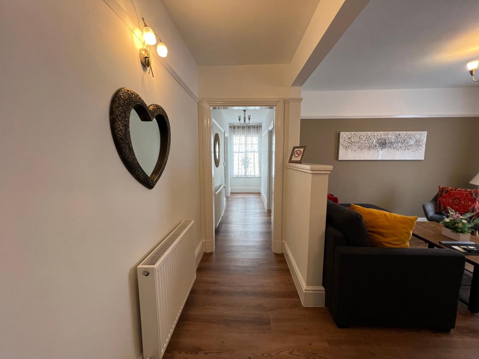 Large Family-Friendly 2Bd Glastonbury Retreat, Sleeps 5 エクステリア 写真