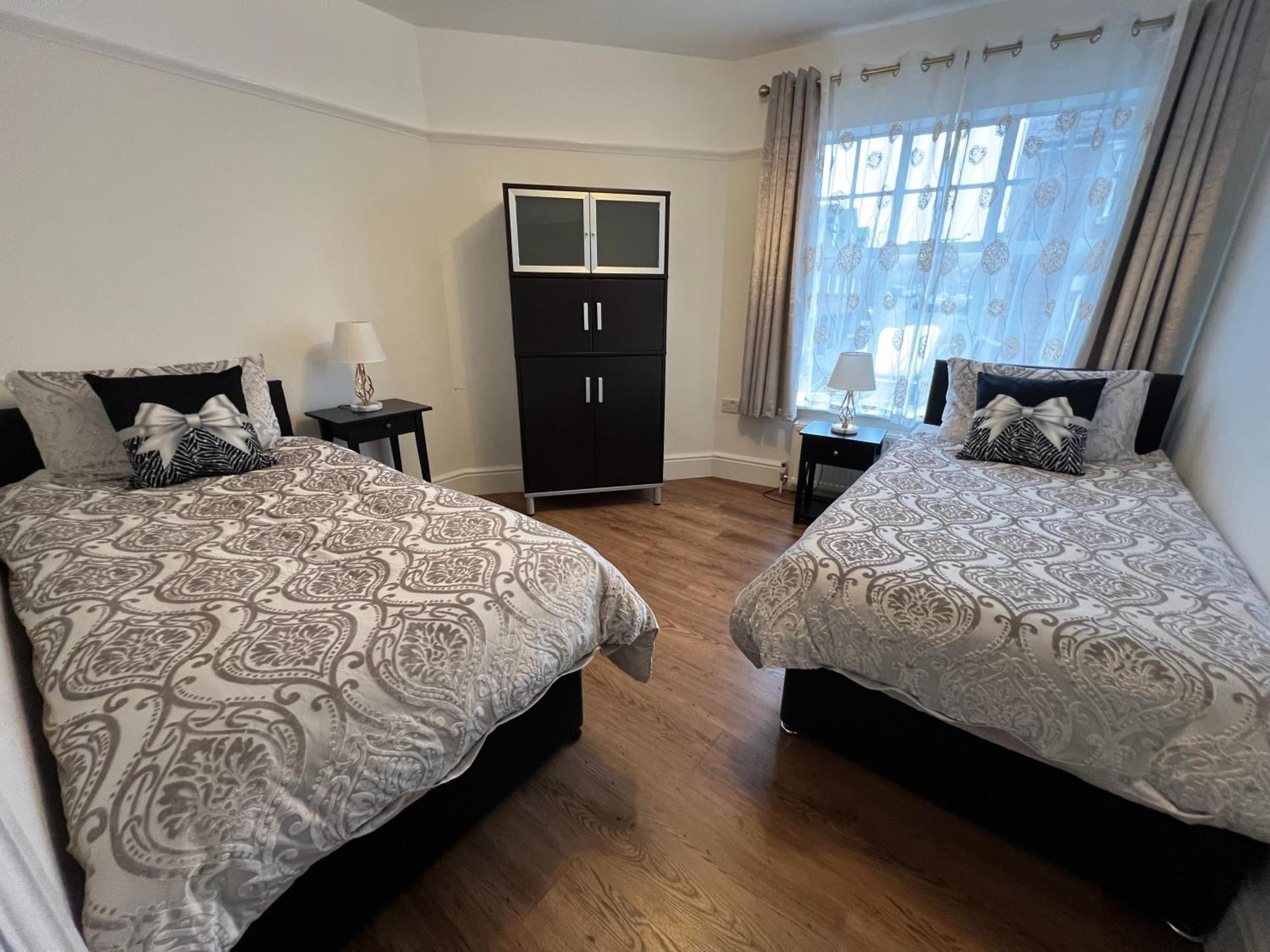 Large Family-Friendly 2Bd Glastonbury Retreat, Sleeps 5 エクステリア 写真