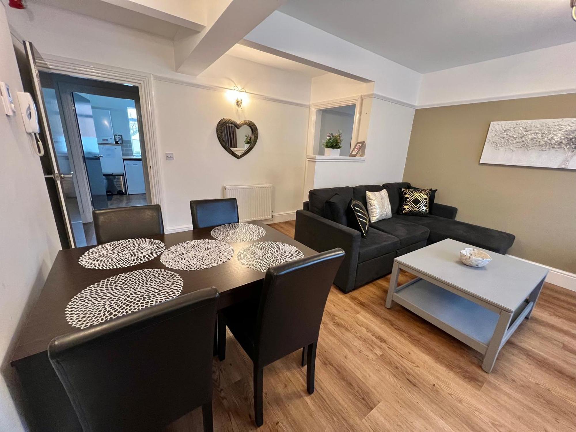 Large Family-Friendly 2Bd Glastonbury Retreat, Sleeps 5 エクステリア 写真