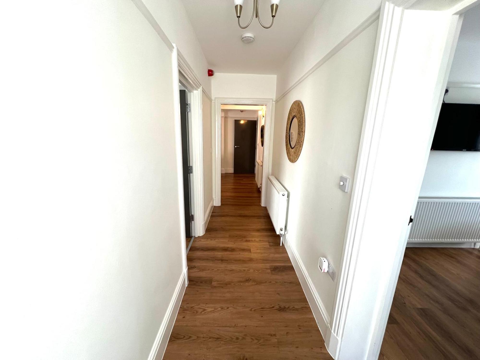 Large Family-Friendly 2Bd Glastonbury Retreat, Sleeps 5 エクステリア 写真
